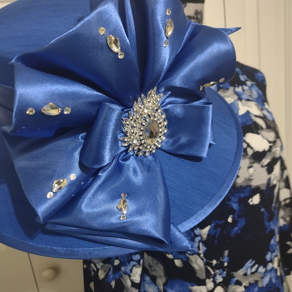 Giovanna Dress & Hat Collection - Picture 10 of 10